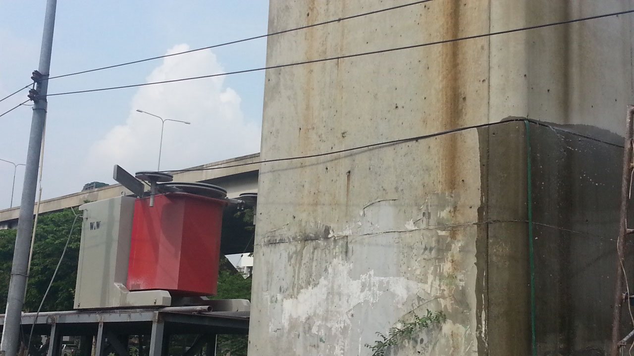 Wire cut on a big highway bridge
