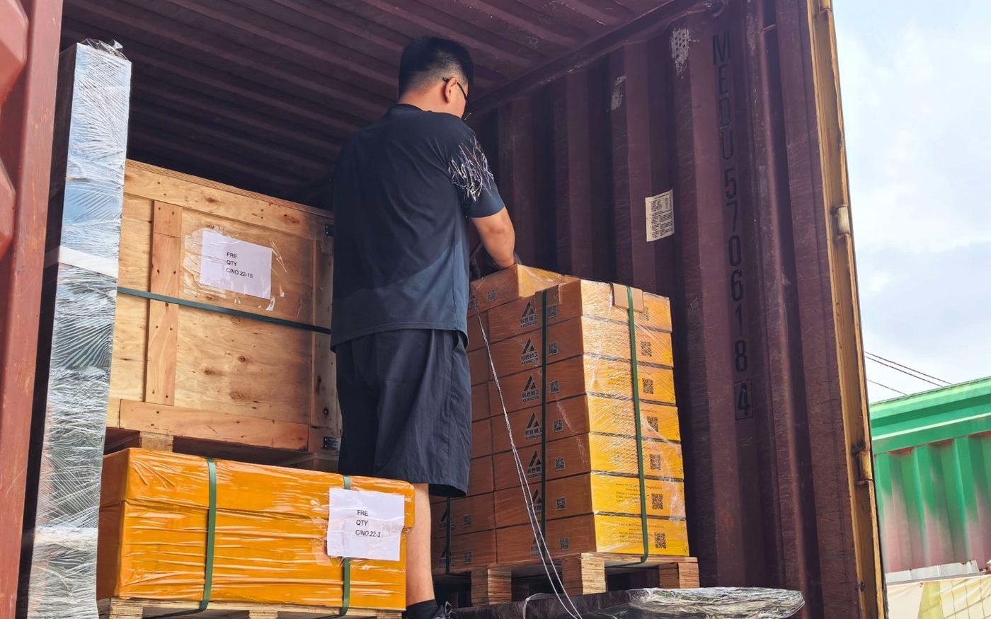 20-Foot Container Shipment of Wire Saw, Diamond Wire & Quarry Consumables
