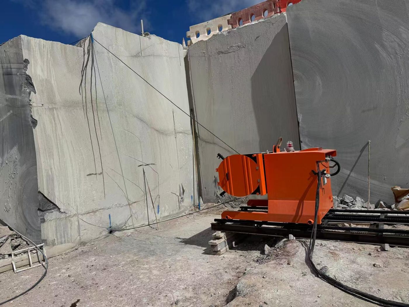 55kW Wire Saw Machine & G129 Diamond Wire for Granite Quarry